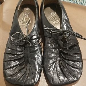 Shoe